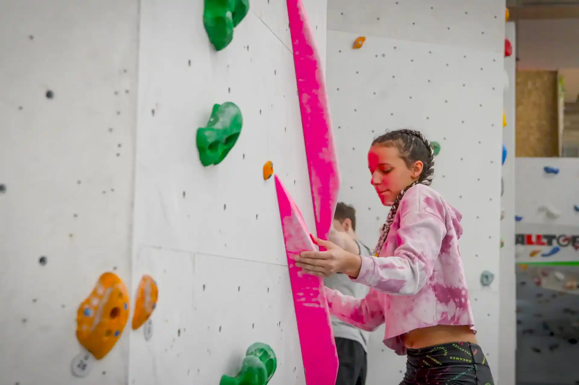 junior bouldering at RavensWall